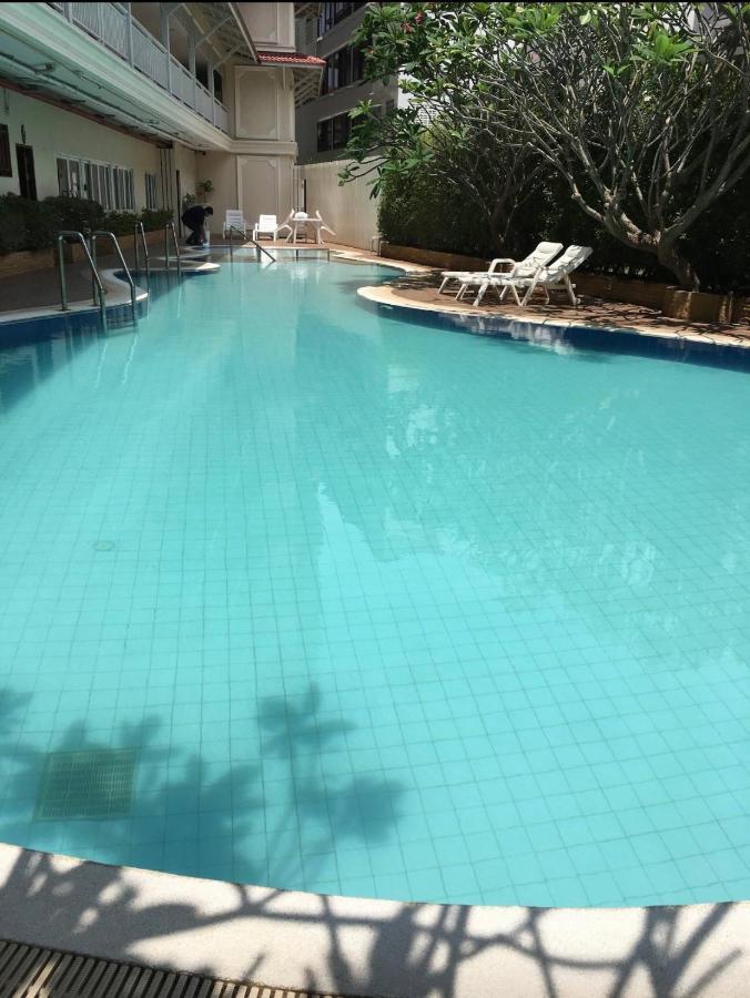 Baan Klang Condo Hotel HHQ Exteriör bild