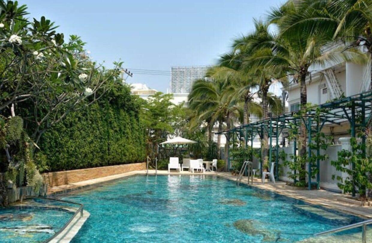 Baan Klang Condo Hotel HHQ Exteriör bild