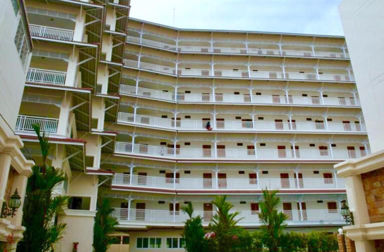 Baan Klang Condo Hotel HHQ Exteriör bild