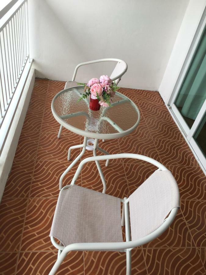 Baan Klang Condo Hotel HHQ Exteriör bild