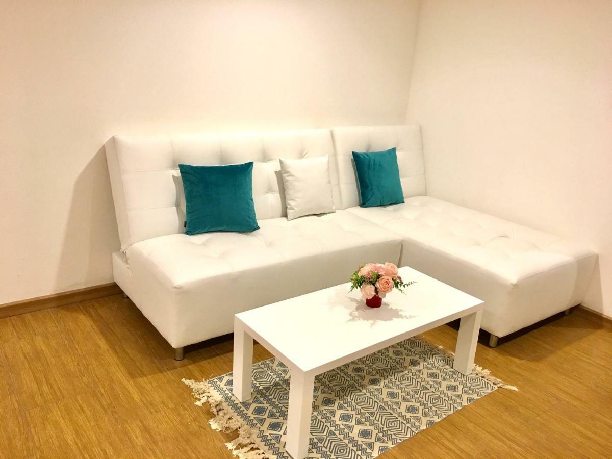 Baan Klang Condo Hotel HHQ Exteriör bild