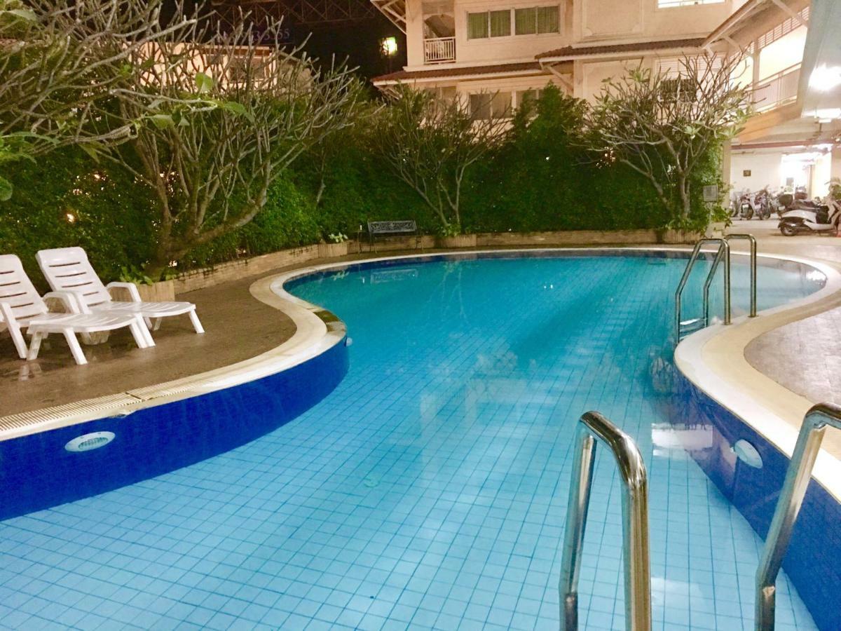 Baan Klang Condo Hotel HHQ Exteriör bild